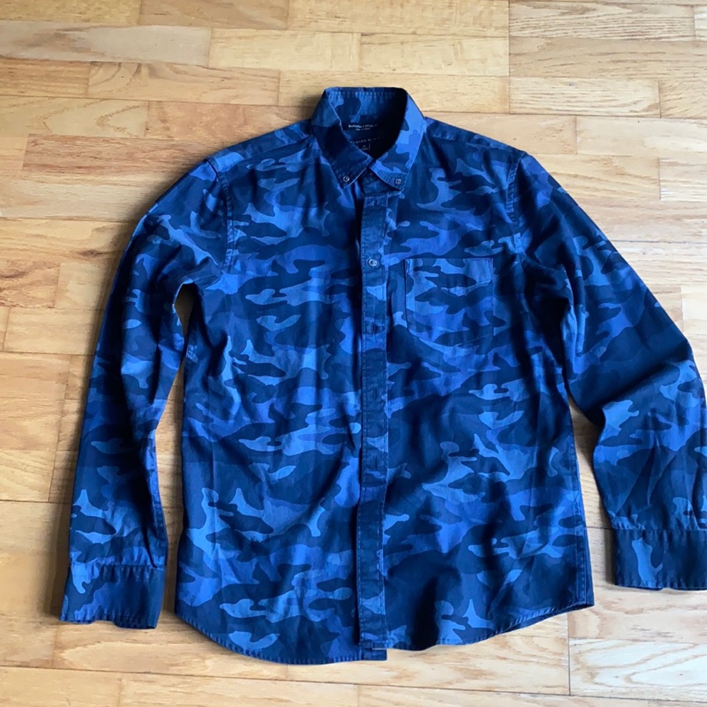 Men’s Medium Banana Republic long sleeve shirt
